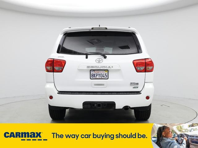 Photo of 2016 White Toyota Sequoia