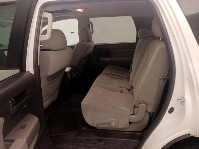 Photo of 2016 White Toyota Sequoia