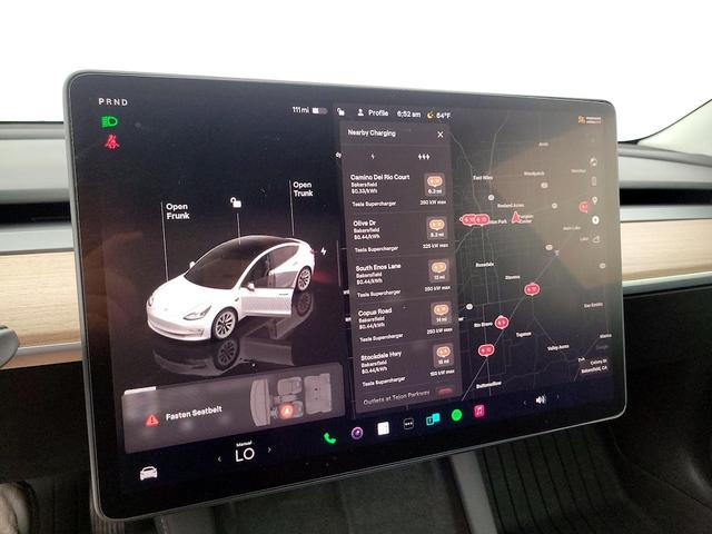 Photo of 2022 White Tesla Model 3