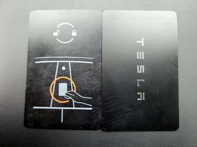 Photo of 2022 White Tesla Model 3