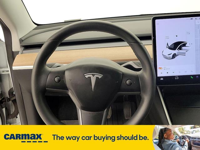 Photo of 2020 White Tesla Model 3