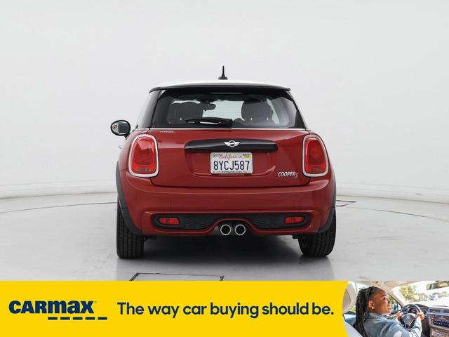 Photo of 2016 Red MINI Hardtop