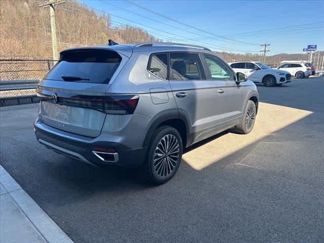 Photo of 2025 Pyrite Silver Metallic Volkswagen Taos