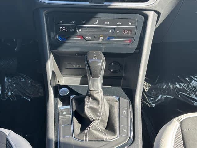 Photo of 2025 Pyrite Silver Metallic Volkswagen Taos