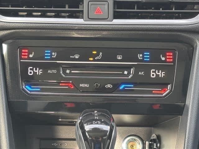 Photo of 2025 Platinum Gray Metallic Volkswagen Taos