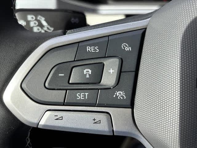 Photo of 2025 Platinum Gray Metallic Volkswagen Taos