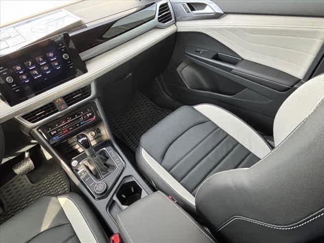 Photo of 2025 Platinum Gray Metallic Volkswagen Taos
