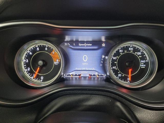 Photo of 2019 Velvet Red Pearlcoat Jeep Cherokee