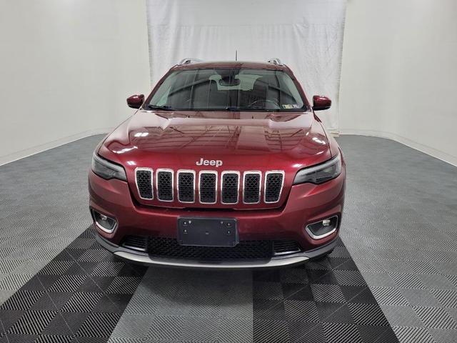 Photo of 2019 Velvet Red Pearlcoat Jeep Cherokee