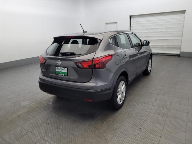 Photo of 2017 Gun Metallic Nissan Rogue Sport