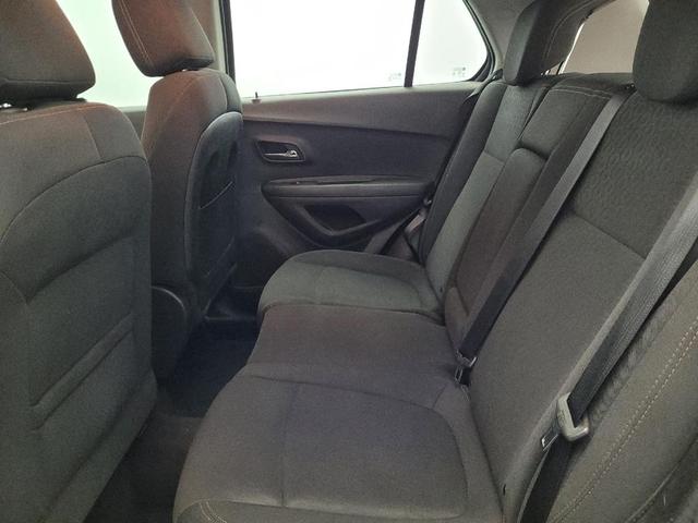 Photo of 2017 Silver Ice Metallic Chevrolet Trax