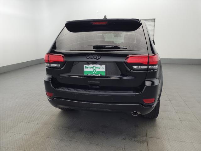 Photo of 2021 Diamond Black Crystal Pearlcoat Jeep Grand Cherokee