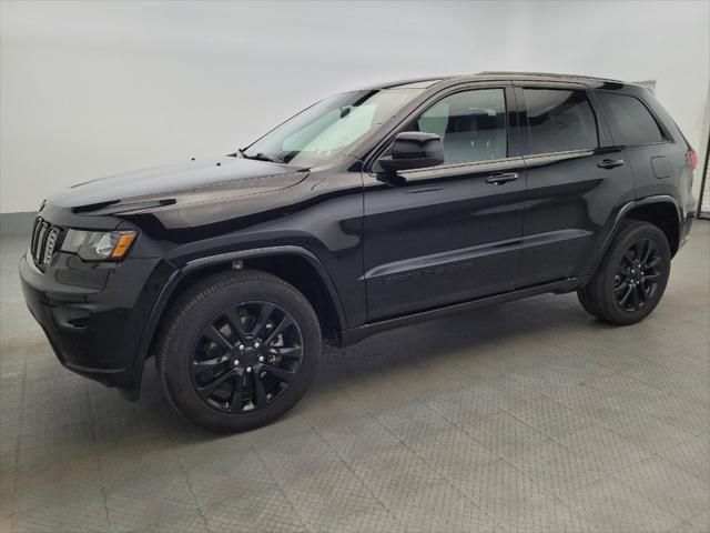 Photo of 2021 Diamond Black Crystal Pearlcoat Jeep Grand Cherokee