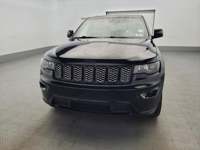 Photo of 2021 Diamond Black Crystal Pearlcoat Jeep Grand Cherokee