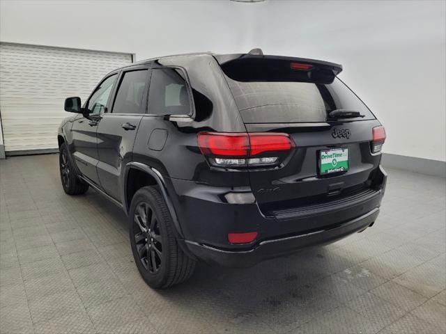 Photo of 2021 Diamond Black Crystal Pearlcoat Jeep Grand Cherokee