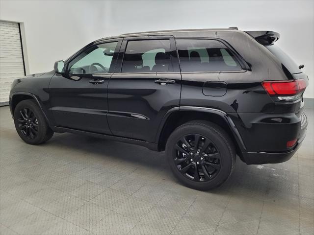 Photo of 2021 Diamond Black Crystal Pearlcoat Jeep Grand Cherokee
