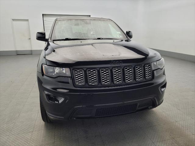 Photo of 2021 Diamond Black Crystal Pearlcoat Jeep Grand Cherokee