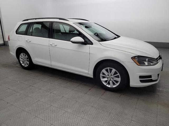 Photo of 2017 Pure White Volkswagen Golf SportWagen