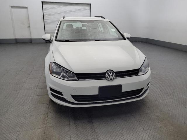 Photo of 2017 Pure White Volkswagen Golf SportWagen