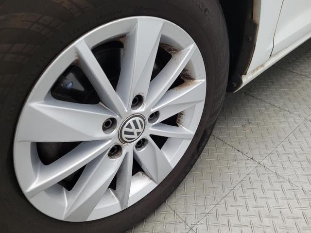Photo of 2017 Pure White Volkswagen Golf SportWagen