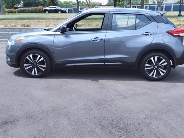 Photo of 2020 Gun Metallic Nissan Kicks