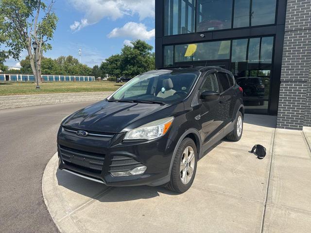 Photo of 2015 White Platinum Metallic Tri-Coat Ford Escape
