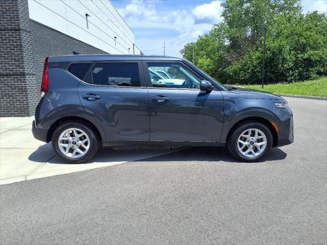 Photo of 2022 Gravity Gray Kia Soul