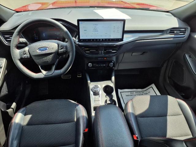Photo of 2023 Rapid Red Metallic Tinted Clearcoat Ford Escape