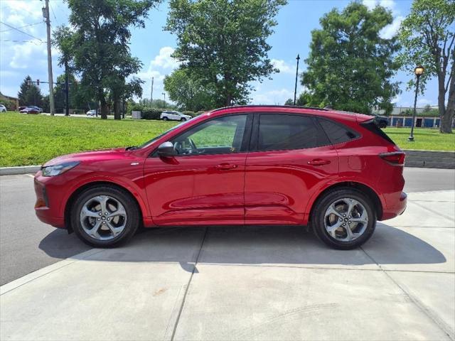 Photo of 2023 Rapid Red Metallic Tinted Clearcoat Ford Escape