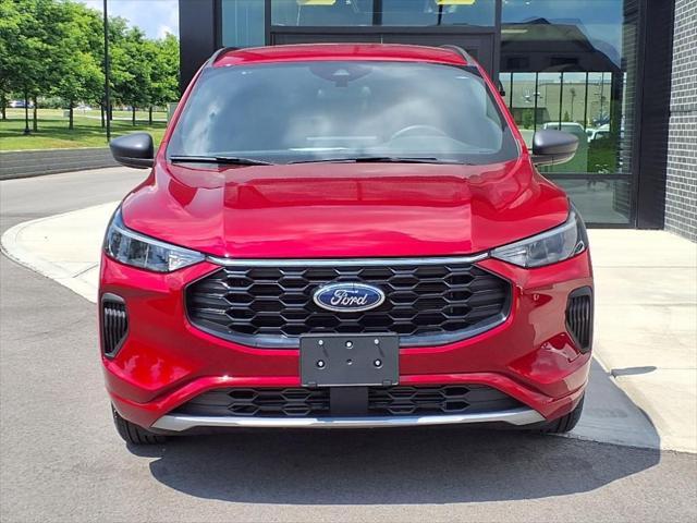 Photo of 2023 Rapid Red Metallic Tinted Clearcoat Ford Escape