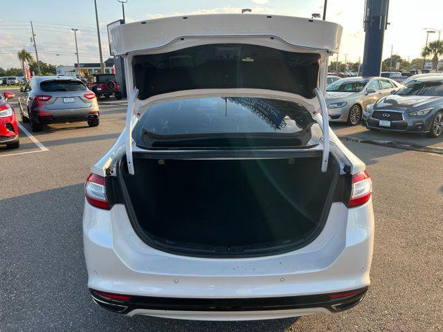 Photo of 2016 White Platinum Clearcoat Metallic Ford Fusion
