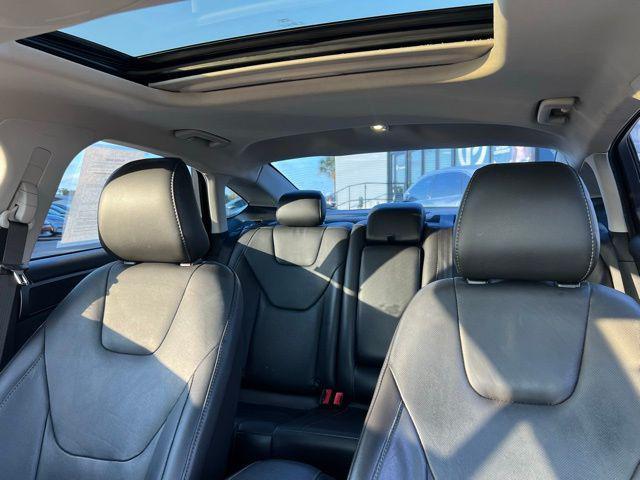 Photo of 2016 White Platinum Clearcoat Metallic Ford Fusion