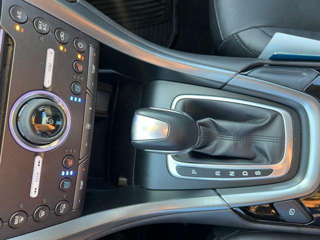 Photo of 2016 White Platinum Clearcoat Metallic Ford Fusion
