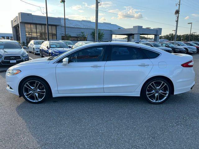 Photo of 2016 White Platinum Clearcoat Metallic Ford Fusion