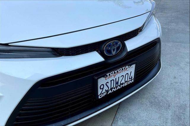Photo of 2025 Ice Cap Toyota Corolla Hybrid