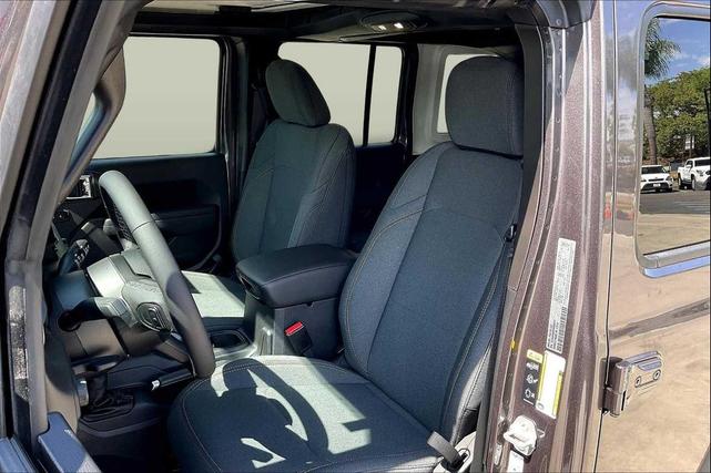 Photo of 2025 Granite Crystal Metallic Clearcoat Jeep Wrangler 4xe