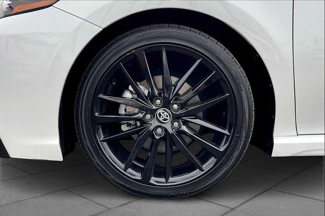 Photo of 2024 Wind Chill Pearl/Midnight Black Metallic Toyota Camry