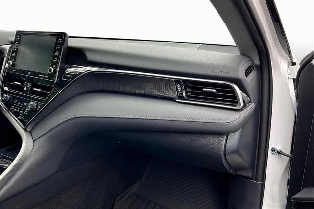 Photo of 2024 Wind Chill Pearl/Midnight Black Metallic Toyota Camry
