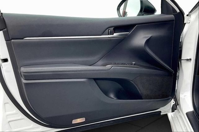 Photo of 2024 Wind Chill Pearl/Midnight Black Metallic Toyota Camry