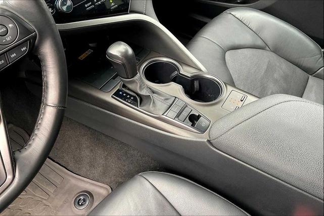 Photo of 2024 Wind Chill Pearl/Midnight Black Metallic Toyota Camry