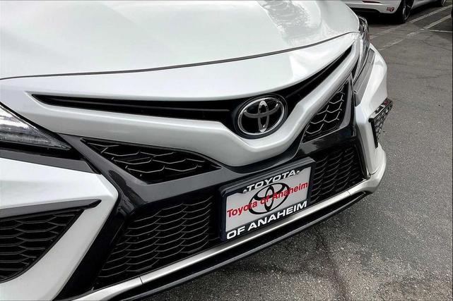 Photo of 2024 Wind Chill Pearl/Midnight Black Metallic Toyota Camry