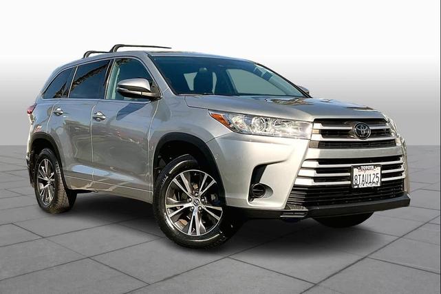 Photo of 2018 Celestial Silver Metallic Toyota Highlander