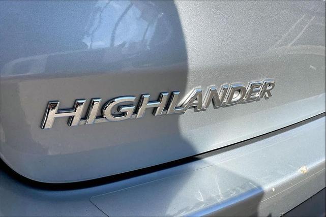 Photo of 2018 Celestial Silver Metallic Toyota Highlander