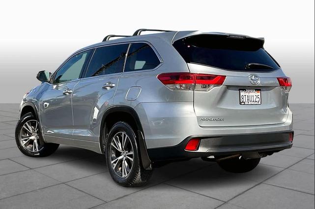 Photo of 2018 Celestial Silver Metallic Toyota Highlander