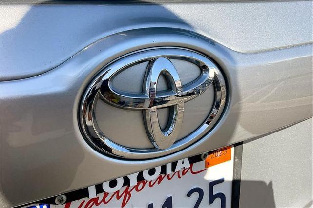 Photo of 2018 Celestial Silver Metallic Toyota Highlander
