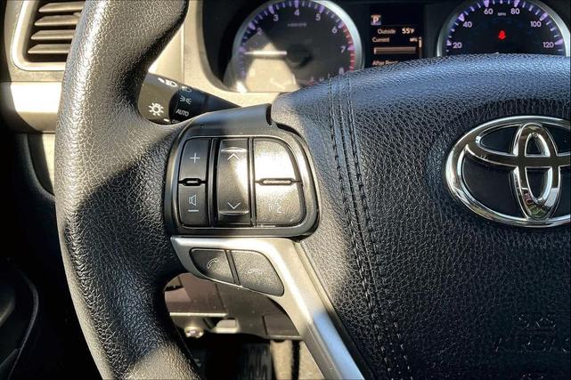 Photo of 2018 Celestial Silver Metallic Toyota Highlander