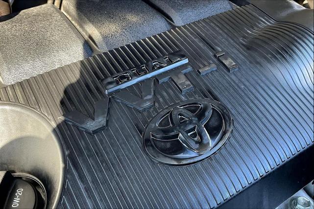 Photo of 2018 Celestial Silver Metallic Toyota Highlander