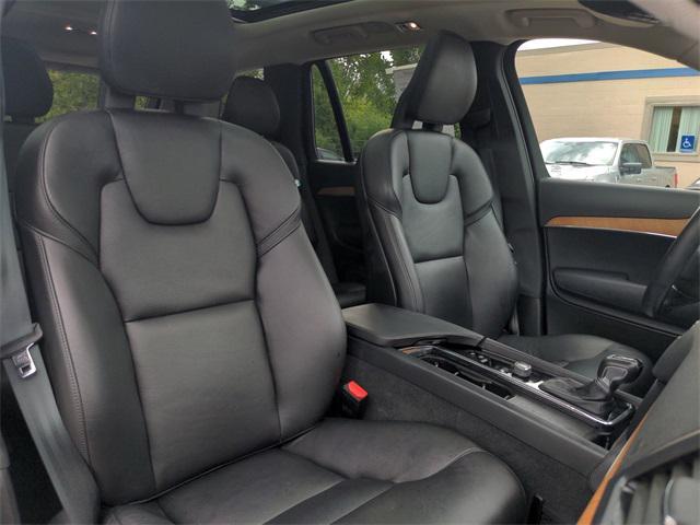 Photo of 2021 Blue Volvo XC90