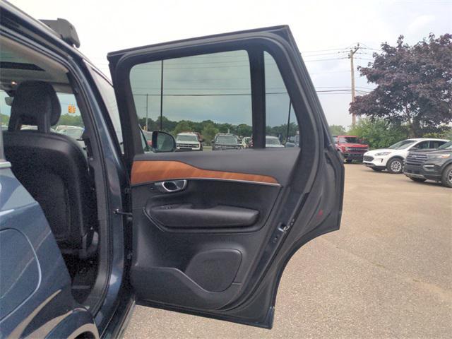 Photo of 2021 Blue Volvo XC90