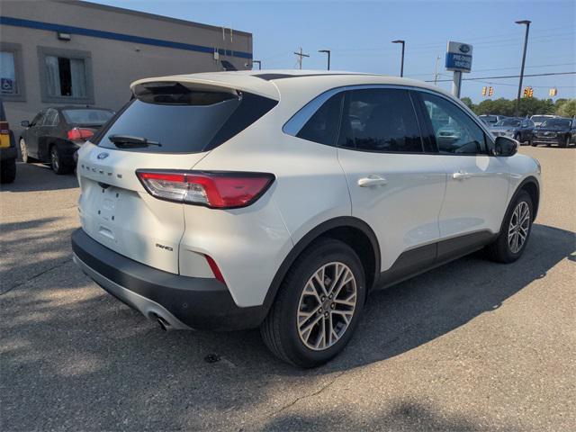Photo of 2022 Star White Metallic Tri-Coat Ford Escape